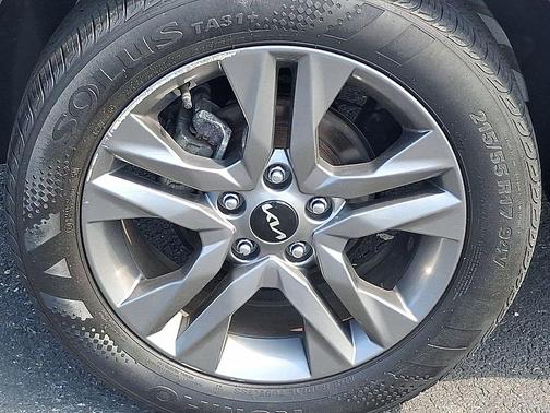 Snow White Pearl 2023 Kia Seltos S