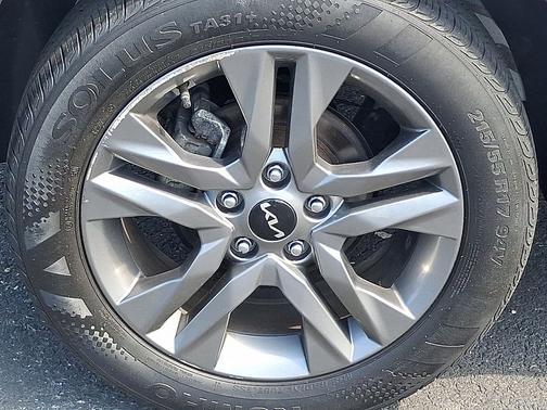 Snow White Pearl 2023 Kia Seltos S