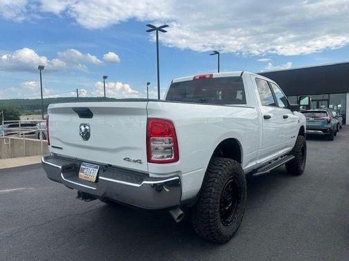 Bright White Clearcoat 2024 RAM 2500 Big Horn Crew Cab 4x4 6'4' Box