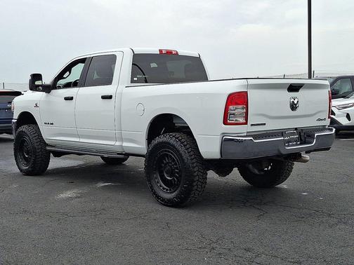 Bright White Clearcoat 2024 RAM 2500 Big Horn Crew Cab 4x4 6'4' Box