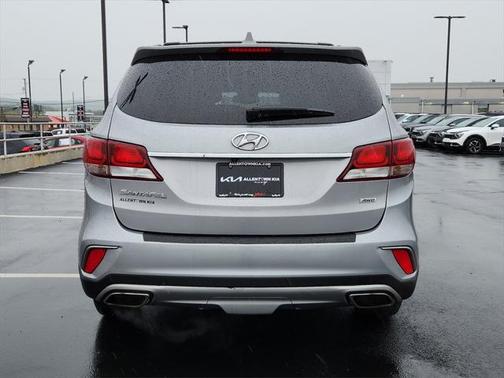 2017 Hyundai SANTA FE SE