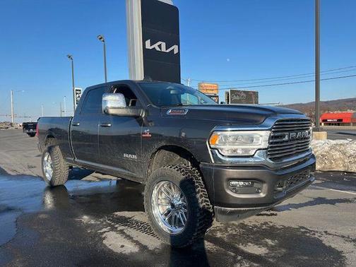 2024 RAM 2500 Laramie Crew Cab 4x4 6'4' Box