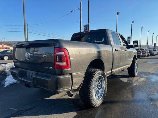 2024 RAM 2500 Laramie Crew Cab 4x4 6'4' Box