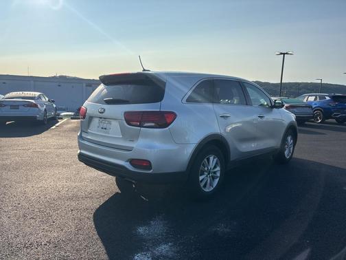 2020 Kia Sorento LX