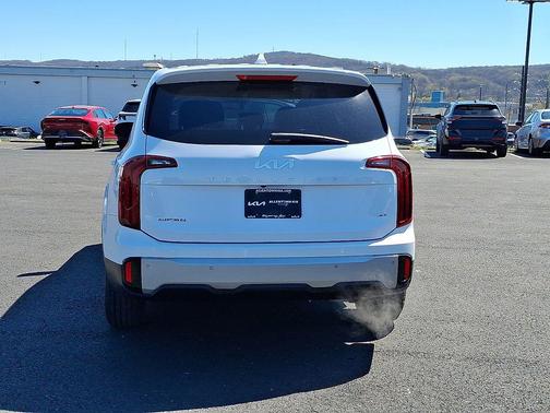2023 Kia Telluride LX