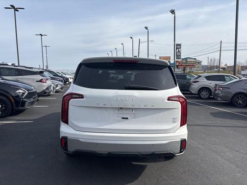 2023 Kia Telluride LX