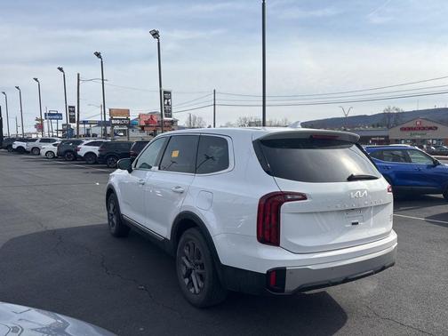 2023 Kia Telluride LX
