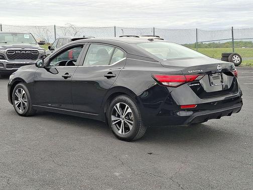 Super Black 2023 Nissan Sentra SV