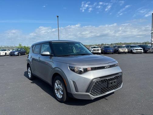 Steel Gray 2024 Kia Soul LX