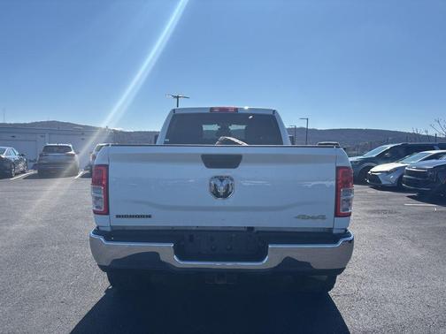 Bright White Clearcoat 2024 RAM 2500 Big Horn Crew Cab 4x4 6'4' Box