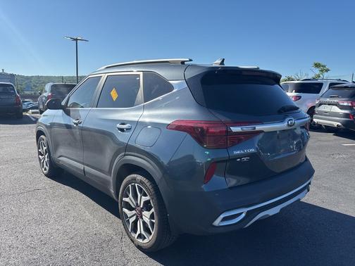 Gravity Gray 2021 Kia Seltos SX