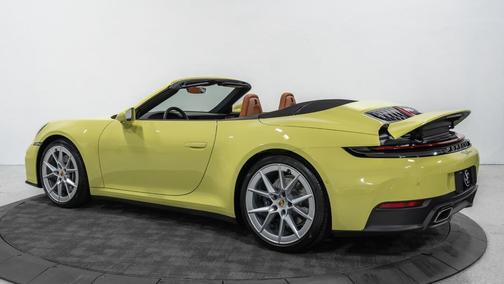 2025 Porsche 911 Carrera