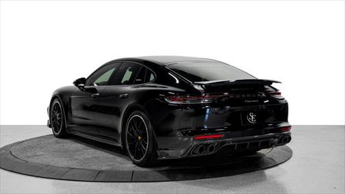 2022 Porsche Panamera Sedan
