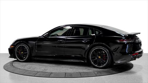 2022 Porsche Panamera Sedan