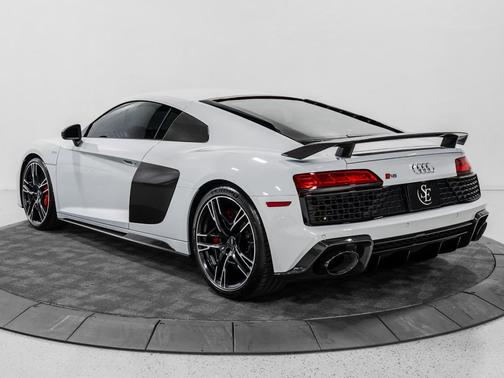 Suzuka Gray Metallic 2023 Audi R8 V10 performance quattro S tronic