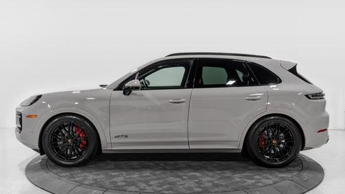 2025 Porsche Cayenne GTS