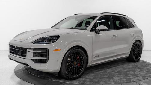 2025 Porsche Cayenne GTS