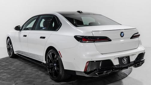 2025 BMW 760 xDrive