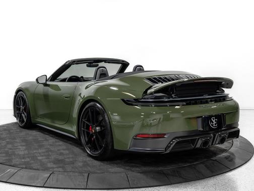 2025 Porsche 911 Carrera 4 GTS