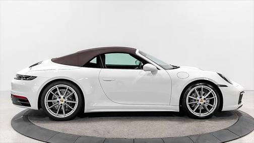 2021 Porsche 911 Carrera