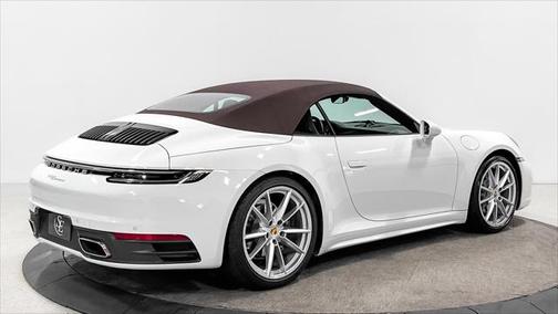 2021 Porsche 911 Carrera
