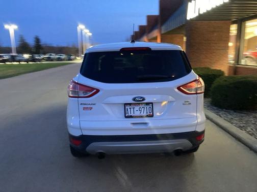 Oxford White 2015 Ford Escape SE