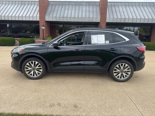 2022 Ford Escape Titanium