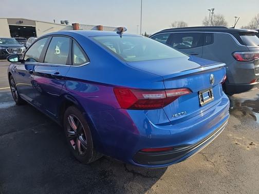 Deep Black Pearl 2024 Volkswagen Jetta 1.5T SE