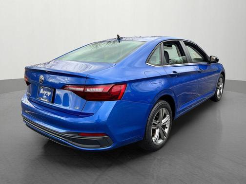 Deep Black Pearl 2024 Volkswagen Jetta 1.5T SE