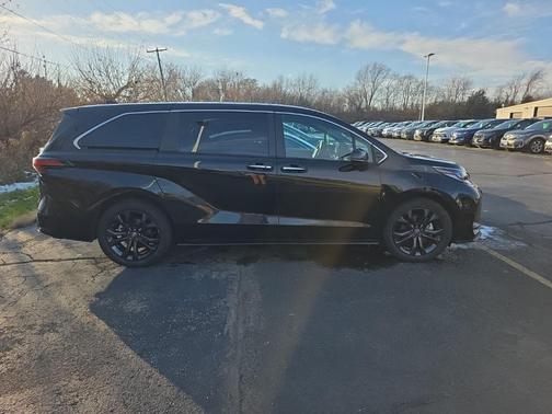 2024 Toyota Sienna XSE