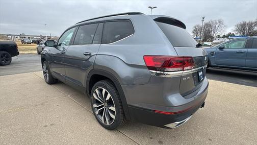 2022 Volkswagen Atlas 3.6L V6 SE w/Technology