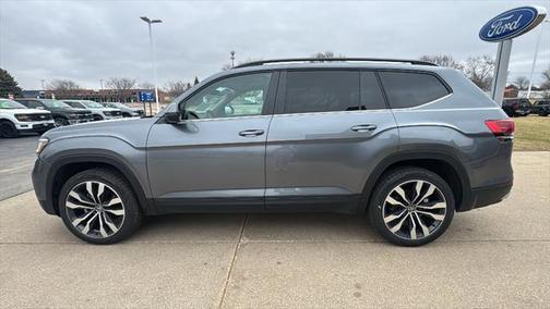 2022 Volkswagen Atlas 3.6L V6 SE w/Technology