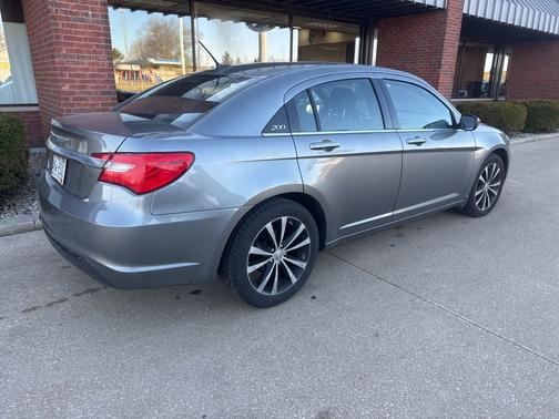 Tungsten Metallic Clearcoat 2013 Chrysler 200 Touring