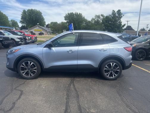 Iced Blue Silver Metallic 2022 Ford Escape SE