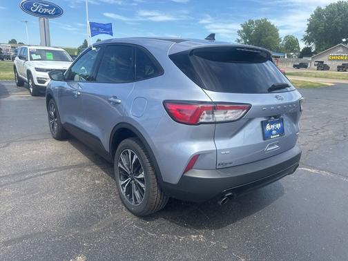 Iced Blue Silver Metallic 2022 Ford Escape SE