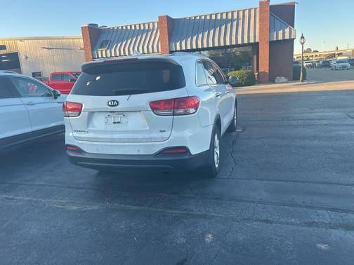 2016 Kia Sorento LX