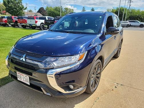 2020 Mitsubishi Outlander LE