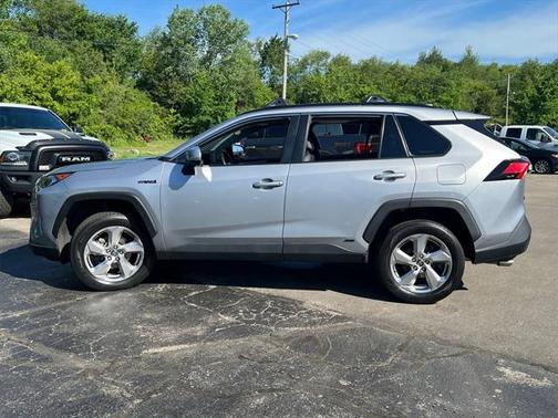 2021 Toyota RAV4 Hybrid XLE Premium