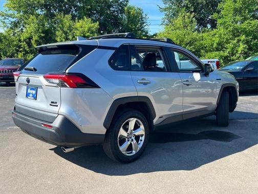 2021 Toyota RAV4 Hybrid XLE Premium