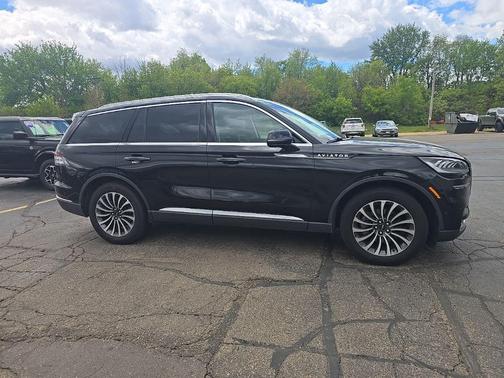 Black 2024 Lincoln Aviator Reserve