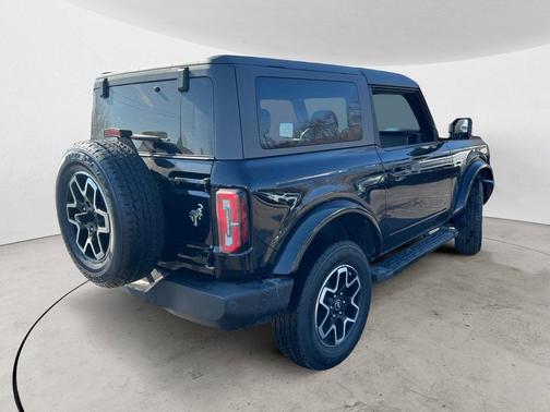 Shadow Black 2023 Ford Bronco Outer Banks