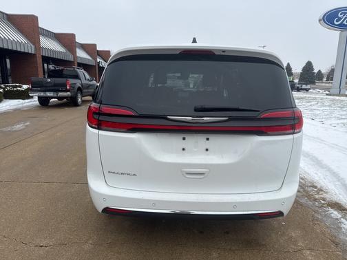 2023 Chrysler Pacifica Touring