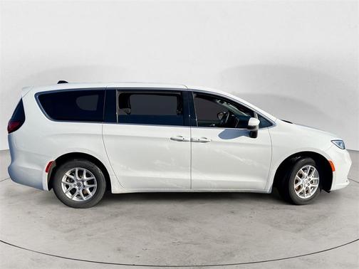 2023 Chrysler Pacifica Touring