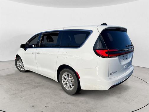 2023 Chrysler Pacifica Touring