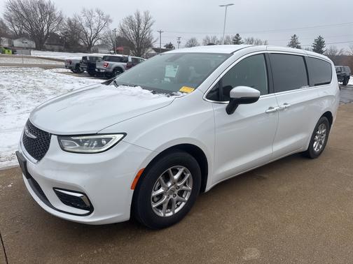 2023 Chrysler Pacifica Touring