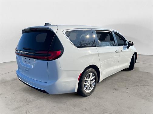 2023 Chrysler Pacifica Touring