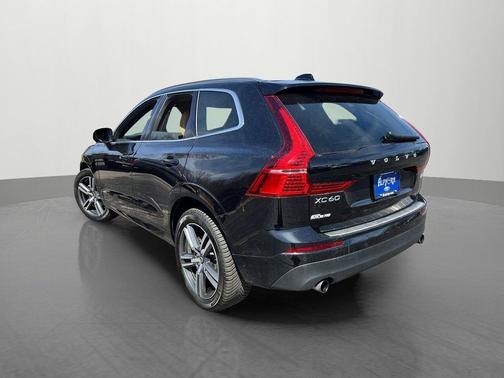 2020 Volvo XC60 T5 Momentum