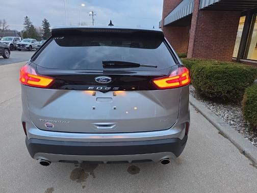 Silver Metallic 2024 Ford Edge Titanium