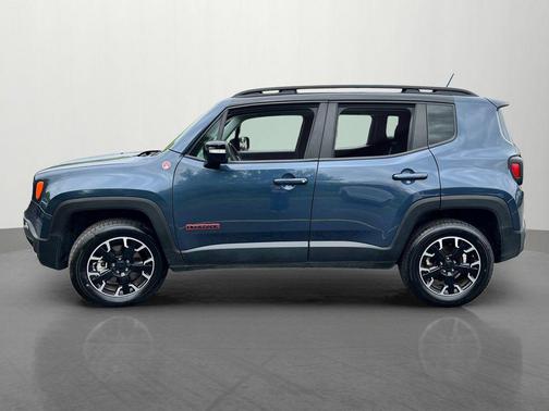 Slate Blue Pearlcoat 2023 Jeep Renegade Trailhawk