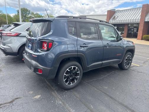 Slate Blue Pearlcoat 2023 Jeep Renegade Trailhawk